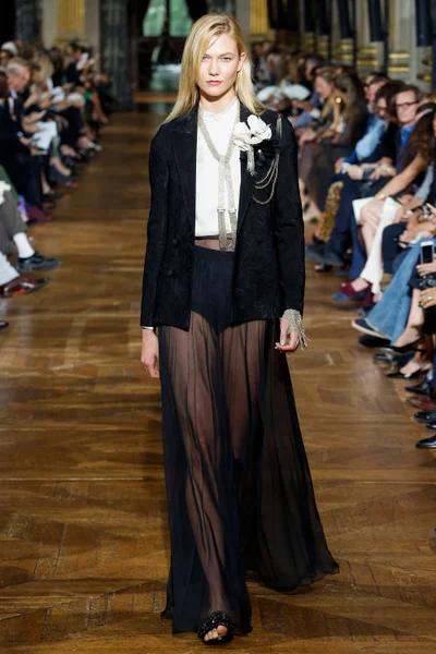 Look 49